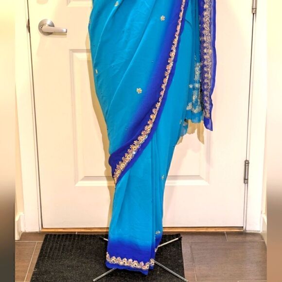 Gorgeous M Pre-Stitched Blue Ombre Saree with Gold and Blue Embroidery - Picture 4 of 9